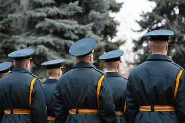soldiers in dress parade uniform