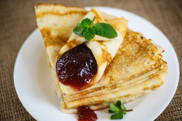 many thin pancakes with jam