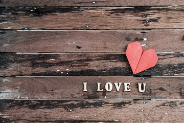 Red heart dhape with word "I love u"