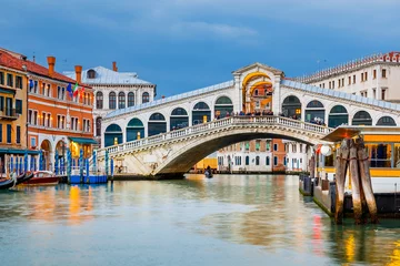 Store enrouleur Venise Rialto Bridge at dusk