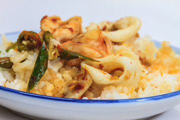 Squid and shrimp fried with chili paste