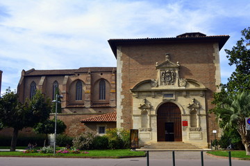 Fototapeta na wymiar Fachada lateral del museo de los Agustinos.Toulouse