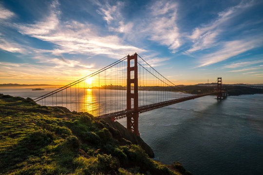 Golden Gate Bridge in San Francisco sunrise