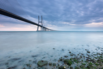 Ponte sobre o Rio Tejo em lisboa