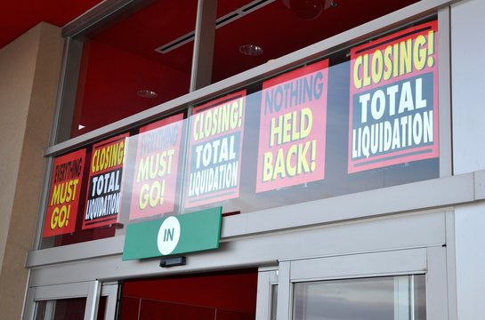 Store liquidation signs