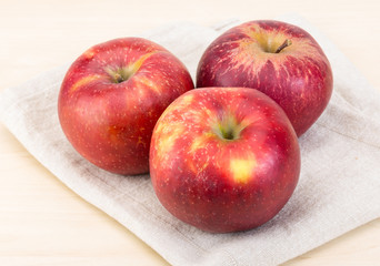 Red apples