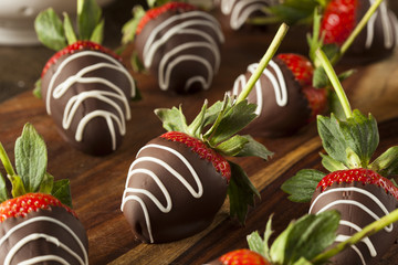 Homemade Chocolate Dipped Strawberries