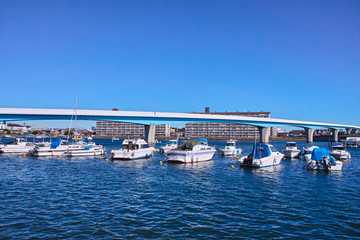 金沢シーサイドラインと平潟湾