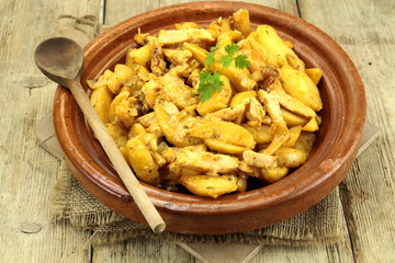 poêlée de pommes de terre et poulet