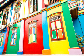 Fototapeta premium Multicolored houses at Little India in Singapore