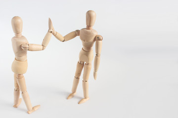 デッサン人形　交代