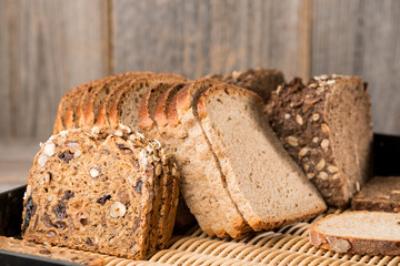 verschiedene Sorten Scheiben Brot
