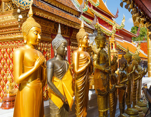 Fototapeta na wymiar statues of Buddha in a temple
