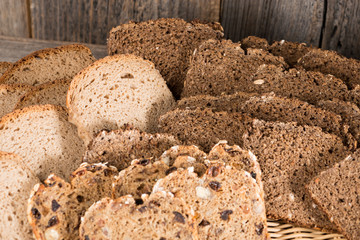 verschiedene Sorten Scheiben Brot