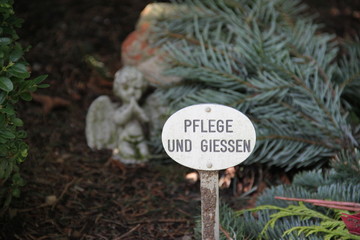 Hilfe bei der Grabpflege