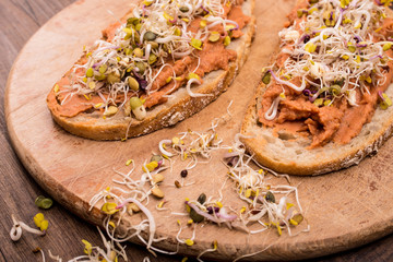 Brot mit Brotaufstrich vegan