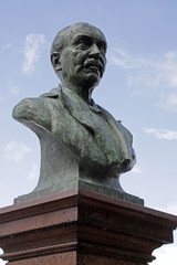 Fototapeta premium Denkmal Heinrich Schliemann in Schwerin