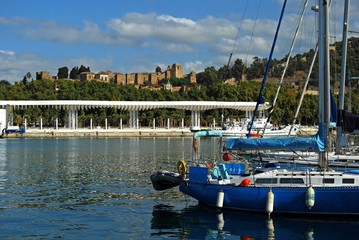 Fototapeta na wymiar Málaga, panorámica, Puerto, Alcazaba, Andalucía