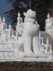 Fototapeta premium Estupa budista en Mingun (Myanmar)