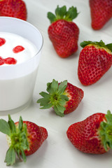 Fresh yogurt's mousse with strawberry cream