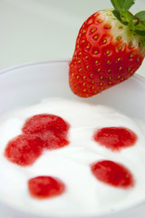 Fresh yogurt's mousse with strawberry cream