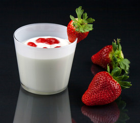 fresh yogurt's mousse with strawberry cream