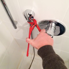 Schlauch von der Dusche wechseln