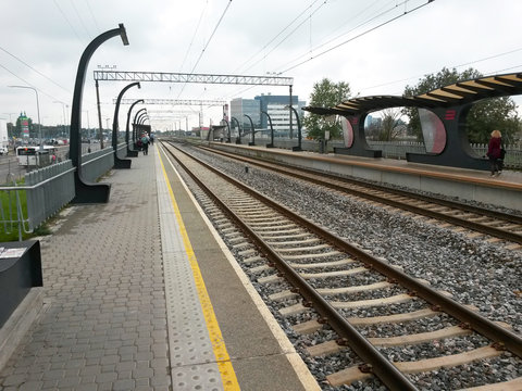 Railway arrow