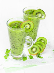 Smoothie with kiwi