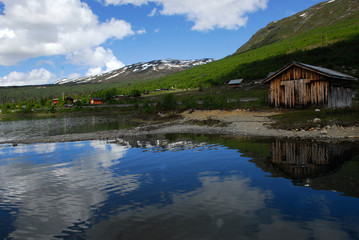 Fototapeta na wymiar Bergsee in Norwegen