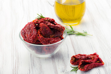 getrocknete Tomaten mit Rosmarin