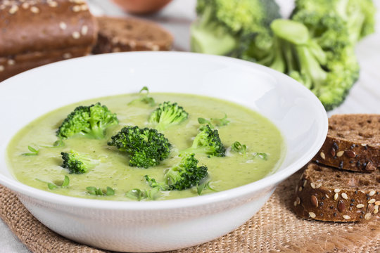 Cream soup from broccoli