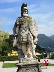 Naklejka premium Skulptur - Villa Olmo in Como am Comersee im Frühling - Italien