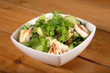 green salad with cheese