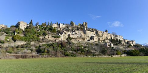 village de Montbrun les bains