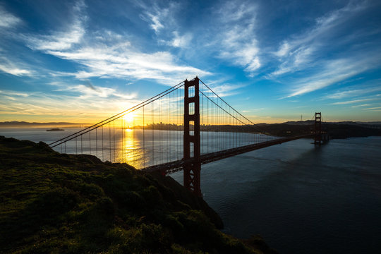 San Francisco Golden Gate Bridge sunrise morning