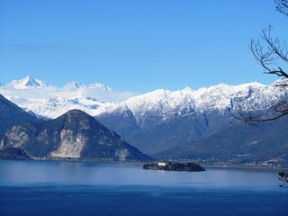 Fototapeta premium Winter - Panorama des Lago Maggiore - Italien