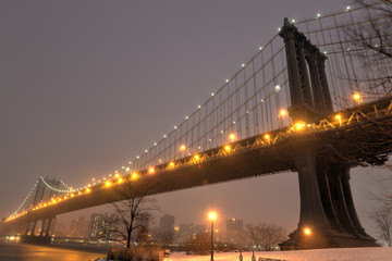 Fototapeta na wymiar Manhattan Bridge, Snowstorm