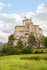 Fototapeta na wymiar castle in the valley of Aosta, Italy