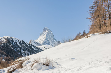 Fototapeta premium Zermatt, Dorf, Alpen, Winterwanderung, Wallis, Zmutt, Schweiz