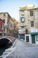 Fototapeta na wymiar Strada di Venezia