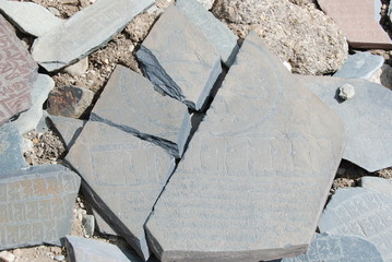 Inschrift in Stein, Himalaya