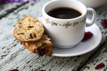 biscotti with dried cranberries and almonds
