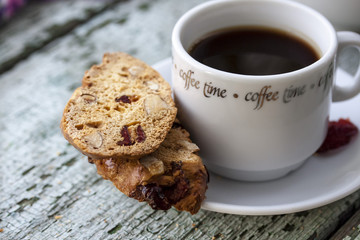 biscotti with dried cranberries and almonds