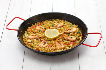 fideua de marisco, seafood pasta paella, spanish cuisine