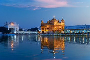 Fototapeta premium Golden Temple in the evening. Amritsar. India