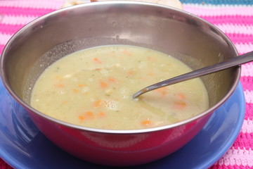 Erbsensuppe mit Speck