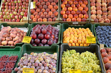 Bancarella di frutta, Budapest.