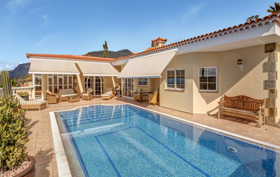 Villa in country style with pool