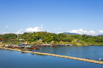 Fototapeta premium bridge across blue river